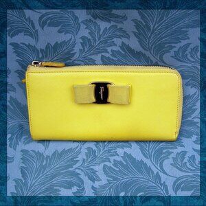 💛 SALVATORE FERRAGAMO Yellow Zip Wallet in Saffiano Leather